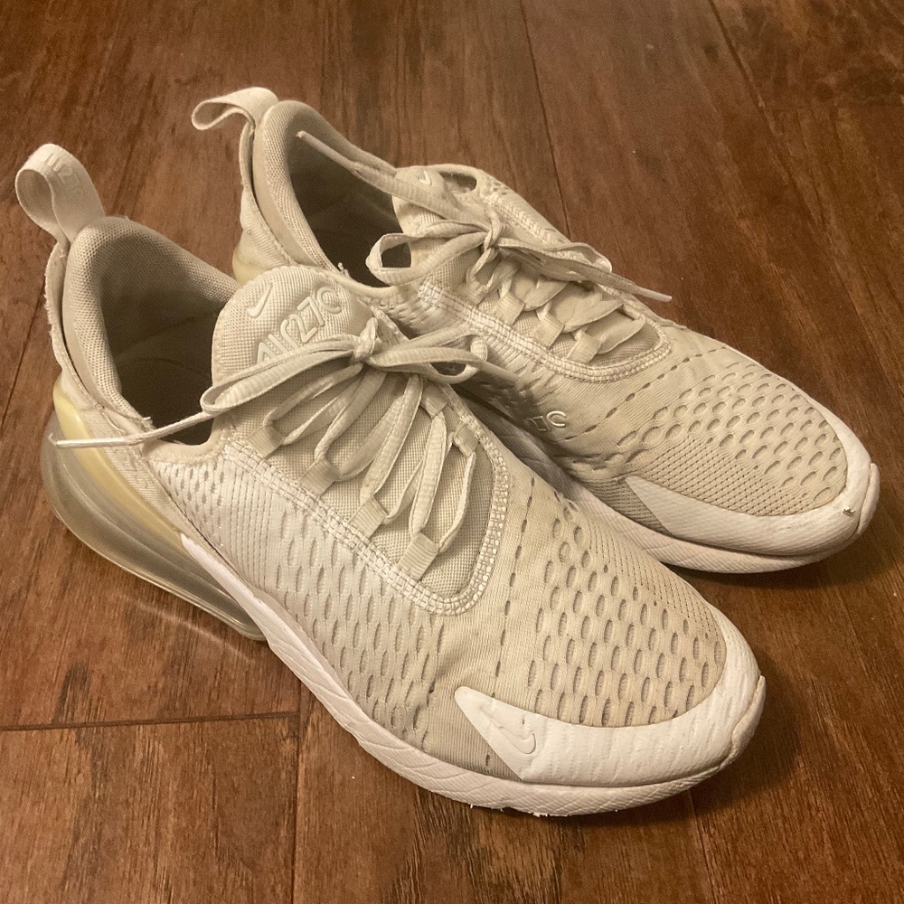Nike Air Max 270 tennis shoes, worn needs cleaning Kids Big boy teen size